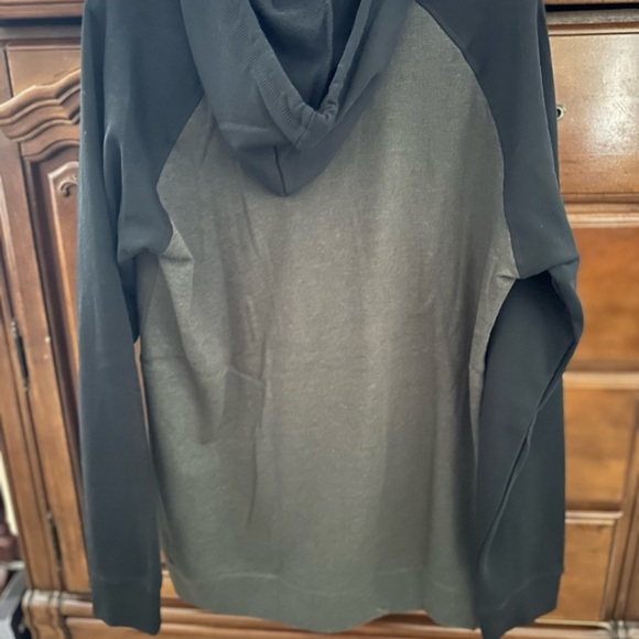 Men's Black and Gray full zip up workout jacket with hoodie. New - Picture 7 of 7